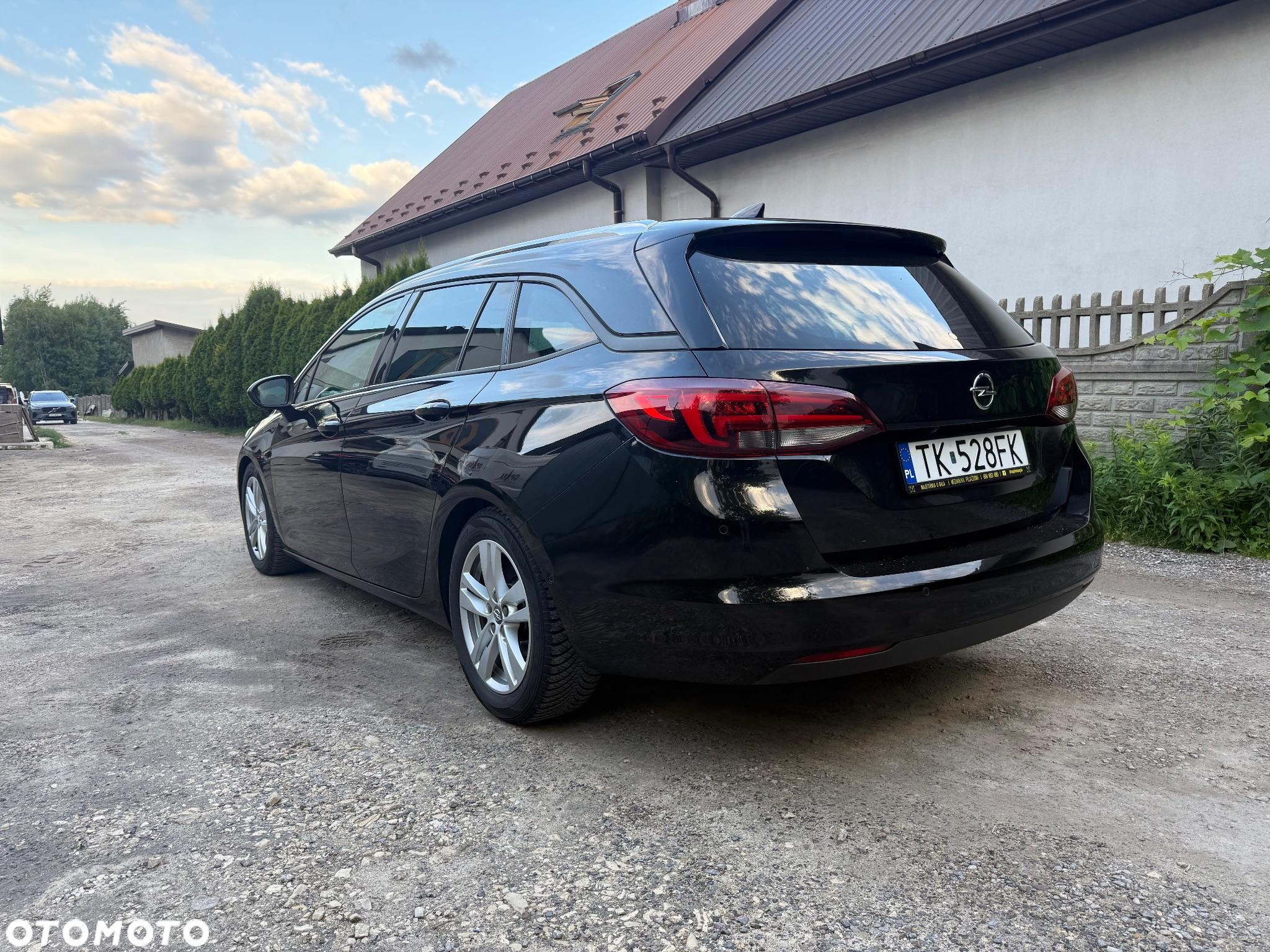 Opel Astra 1.6 D (CDTI) Start/Stop Sports Tourer Dynamic - 4