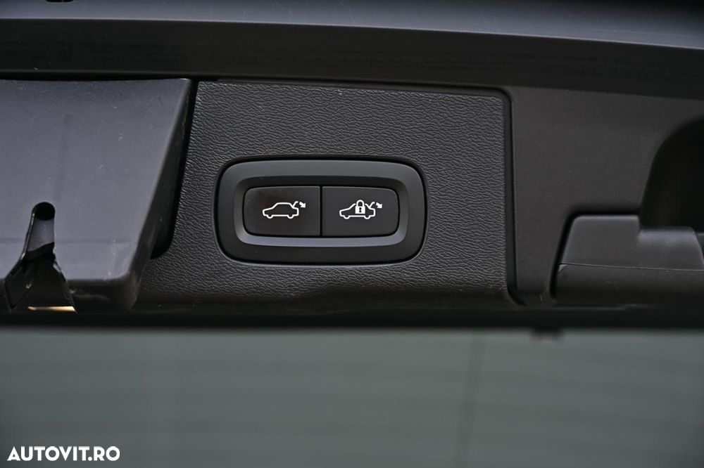 Volvo XC 60 D4 AWD Geartronic Momentum - 35