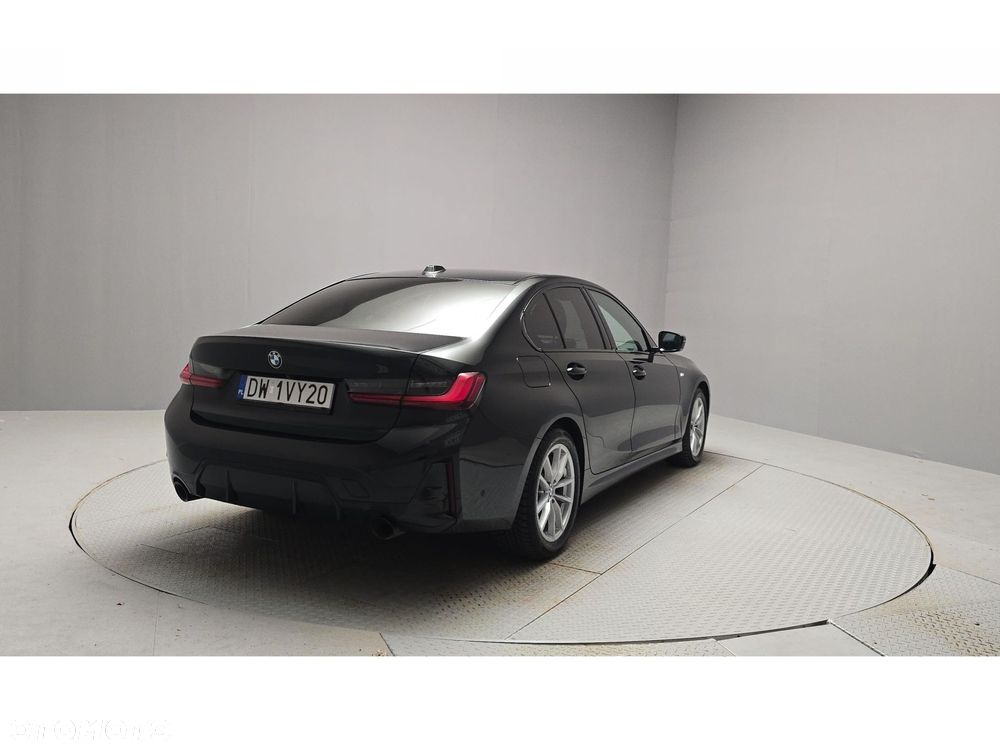 BMW Seria 3 320d xDrive mHEV M Sport - 5