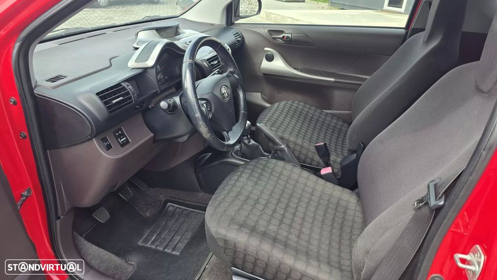 Toyota iQ 1.0 VVT-i - 15