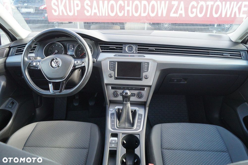 Volkswagen Passat - 19