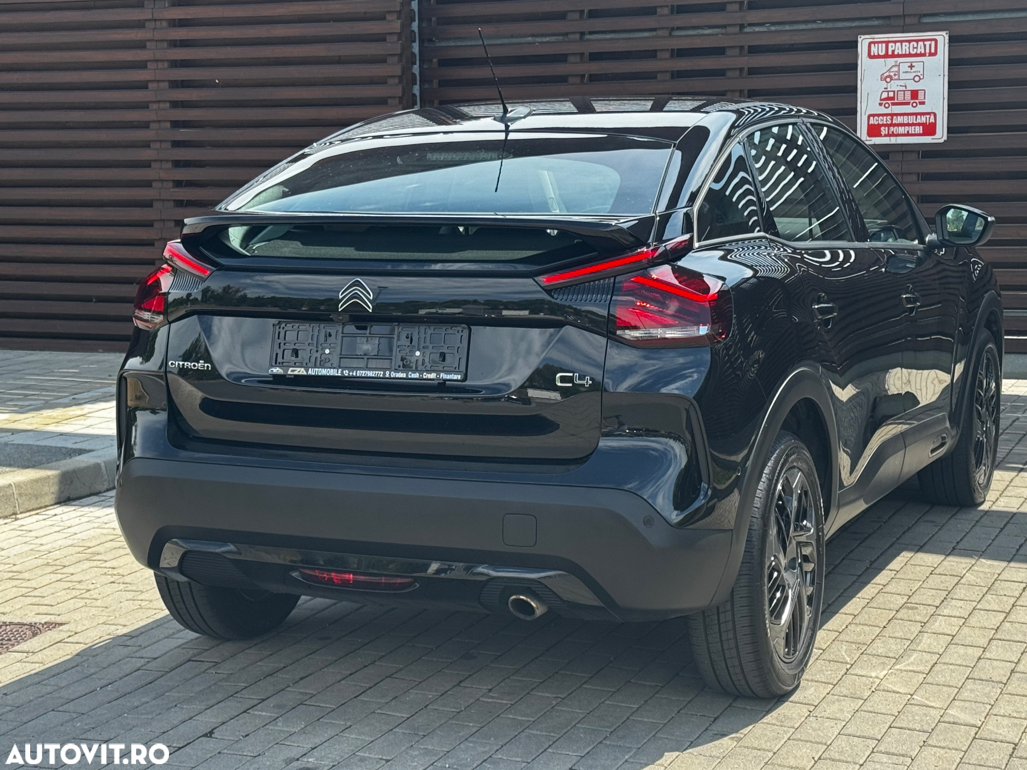 Citroën C4 BlueHDi 130 Stop&Start EAT8 SHINE - 11
