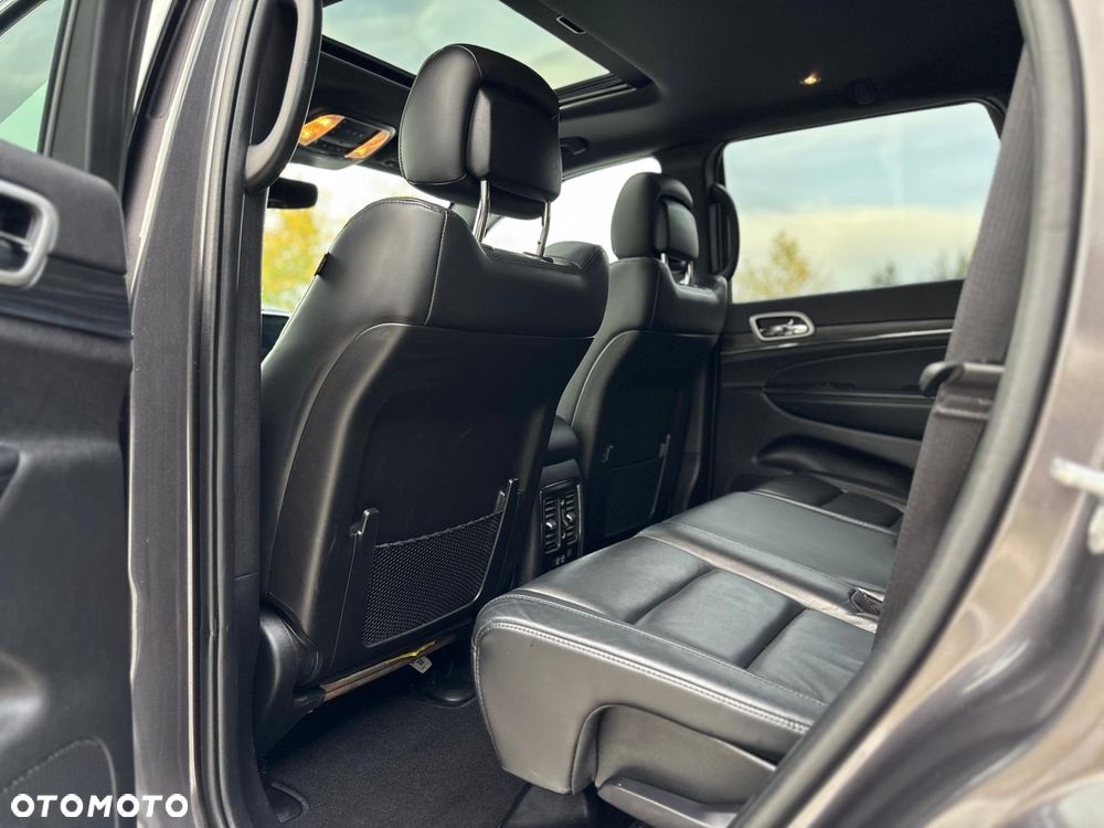 Jeep Grand Cherokee - 35