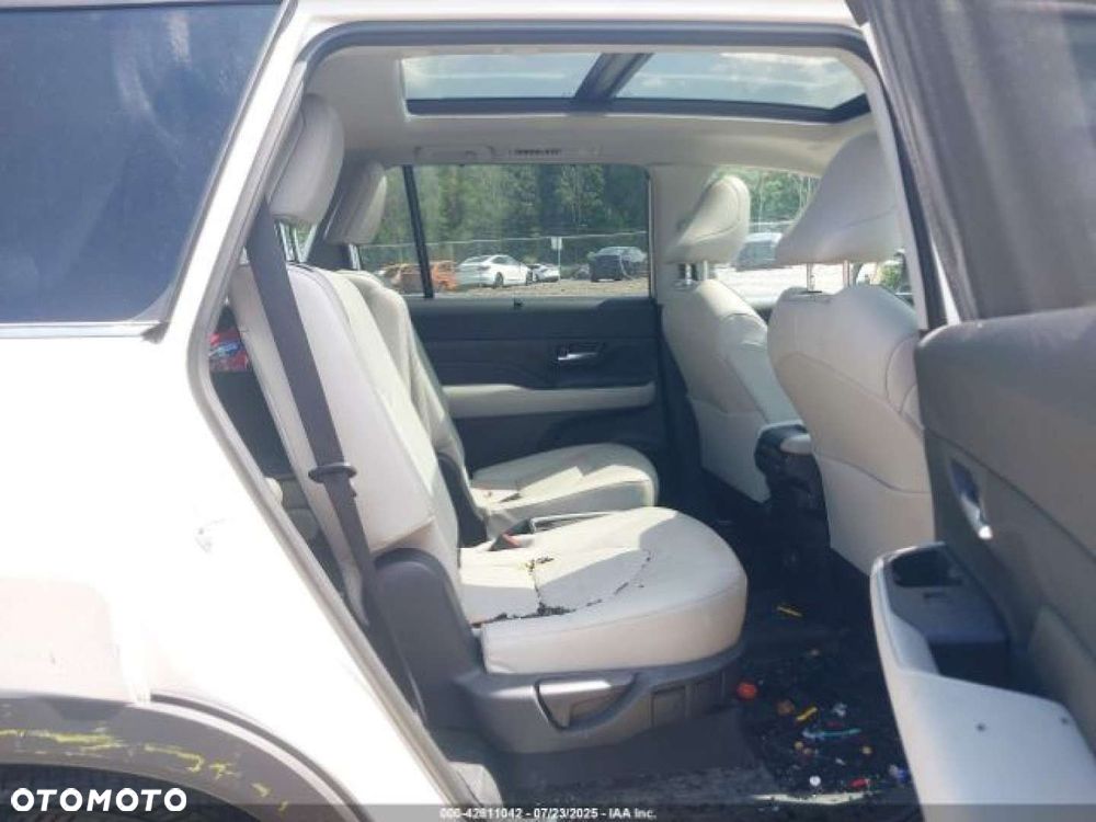 Toyota Grand Highlander - 13