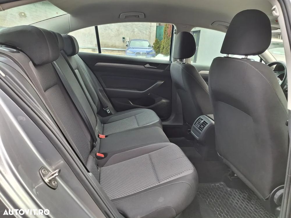 Volkswagen Passat 2.0 TDI DSG Advance - 11