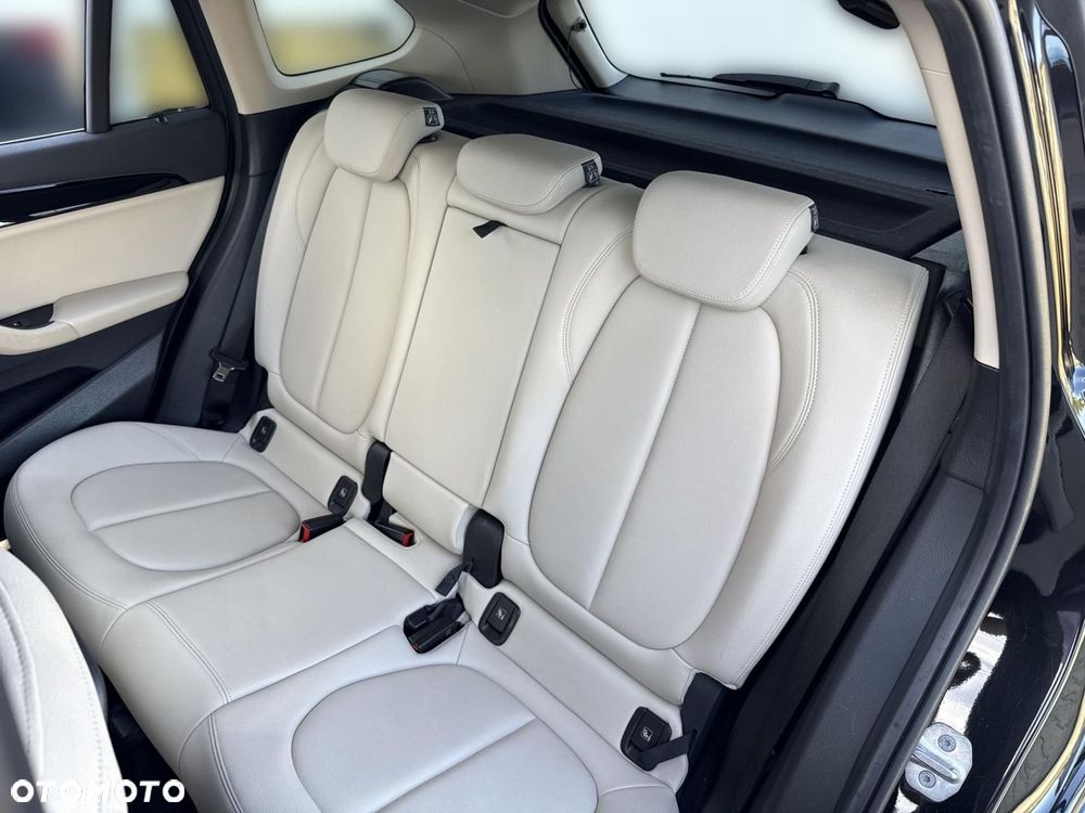 BMW X1 sDrive18d xLine - 9