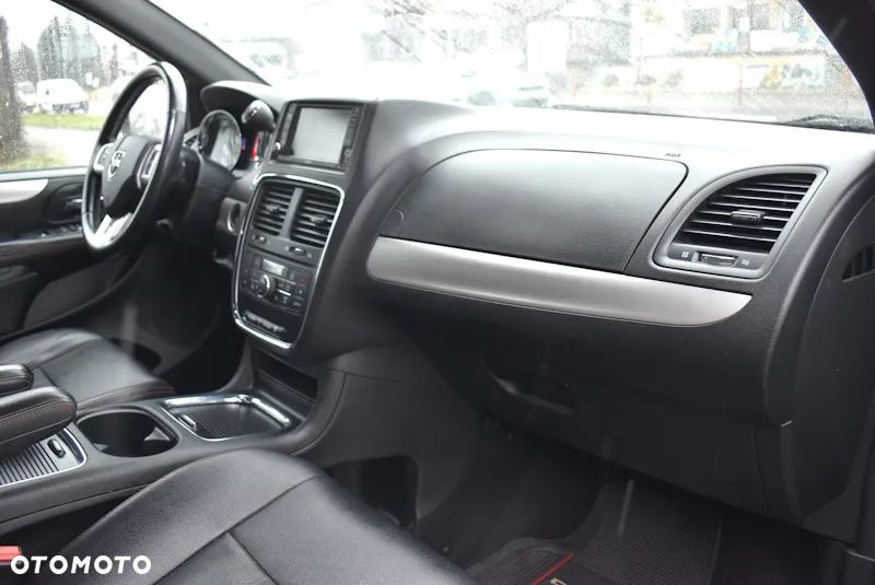 Dodge Grand Caravan 3.6 R/T - 20