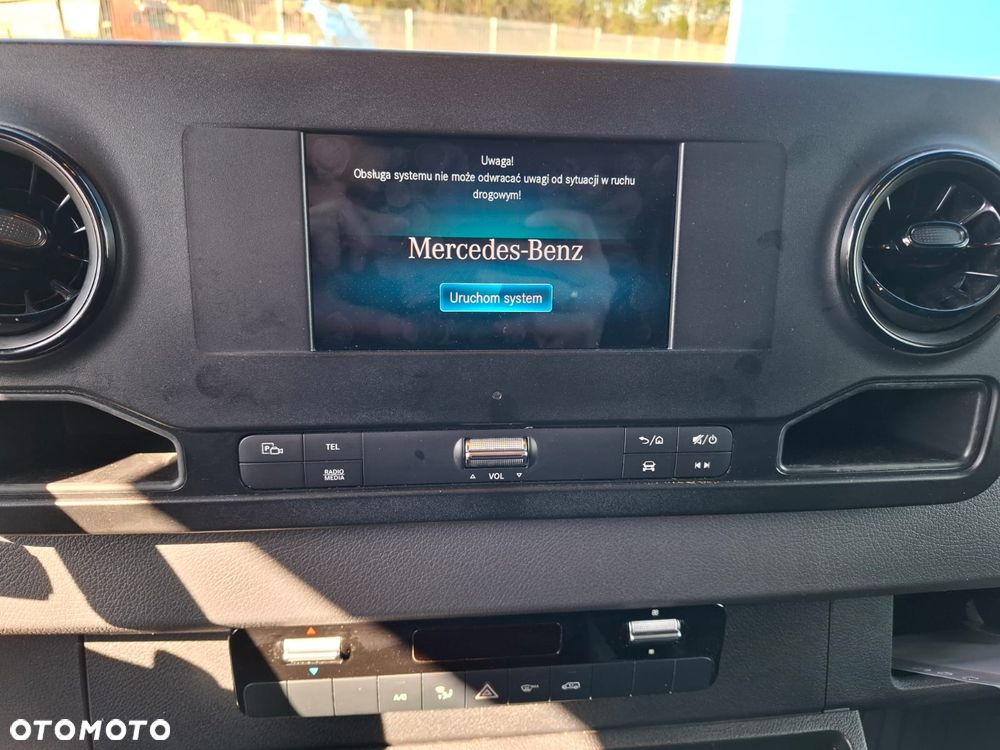 Mercedes-Benz SPRINTER L4H2 - 14