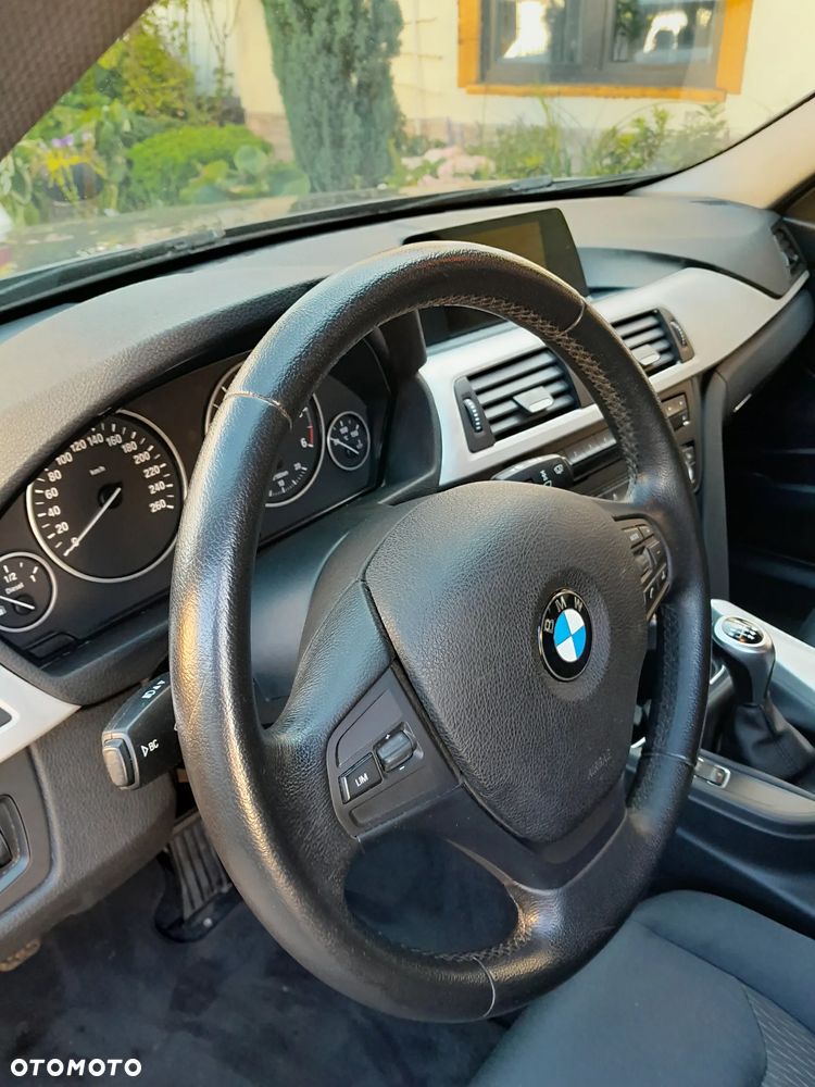 BMW Seria 3 320d - 19