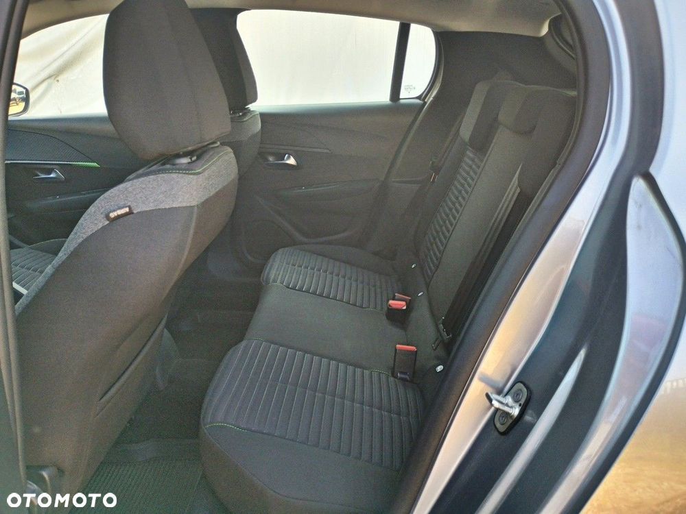Peugeot 208 - 11