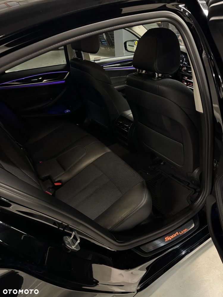 BMW Seria 5 520d Sport Line - 12