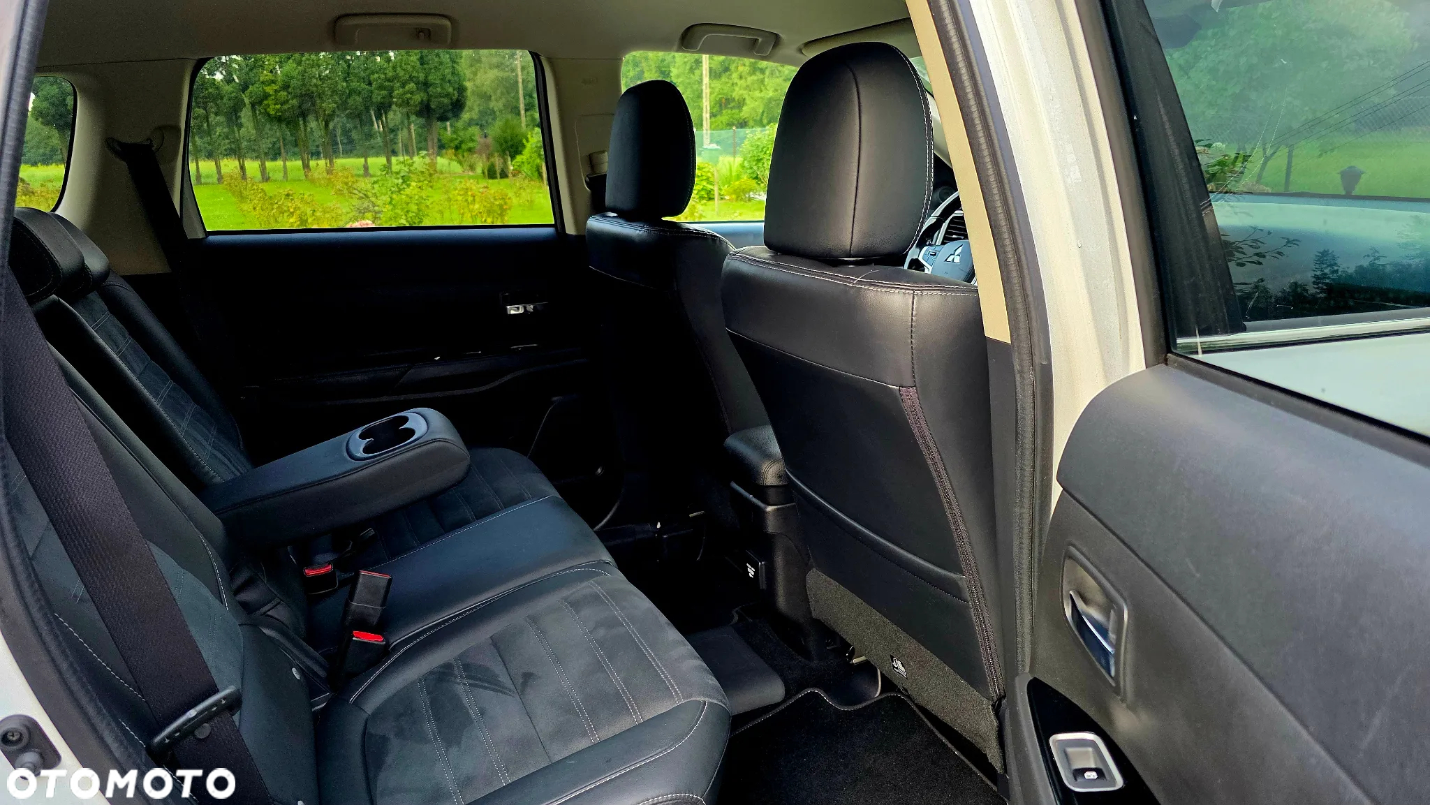 Mitsubishi Outlander PHEV Intense + - 21