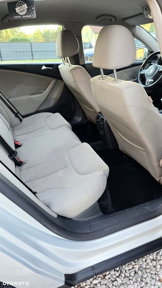 Volkswagen Passat 1.8 TSI Comfortline - 13