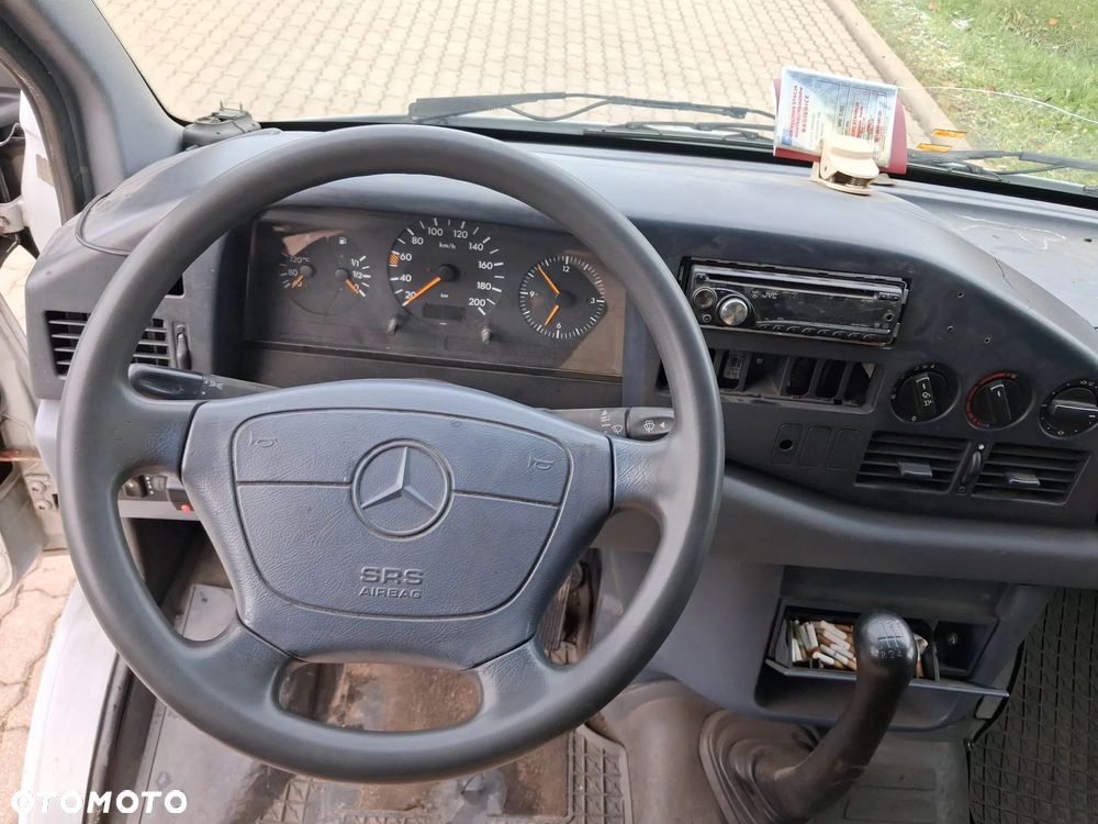 Mercedes-Benz Sprinter - 14