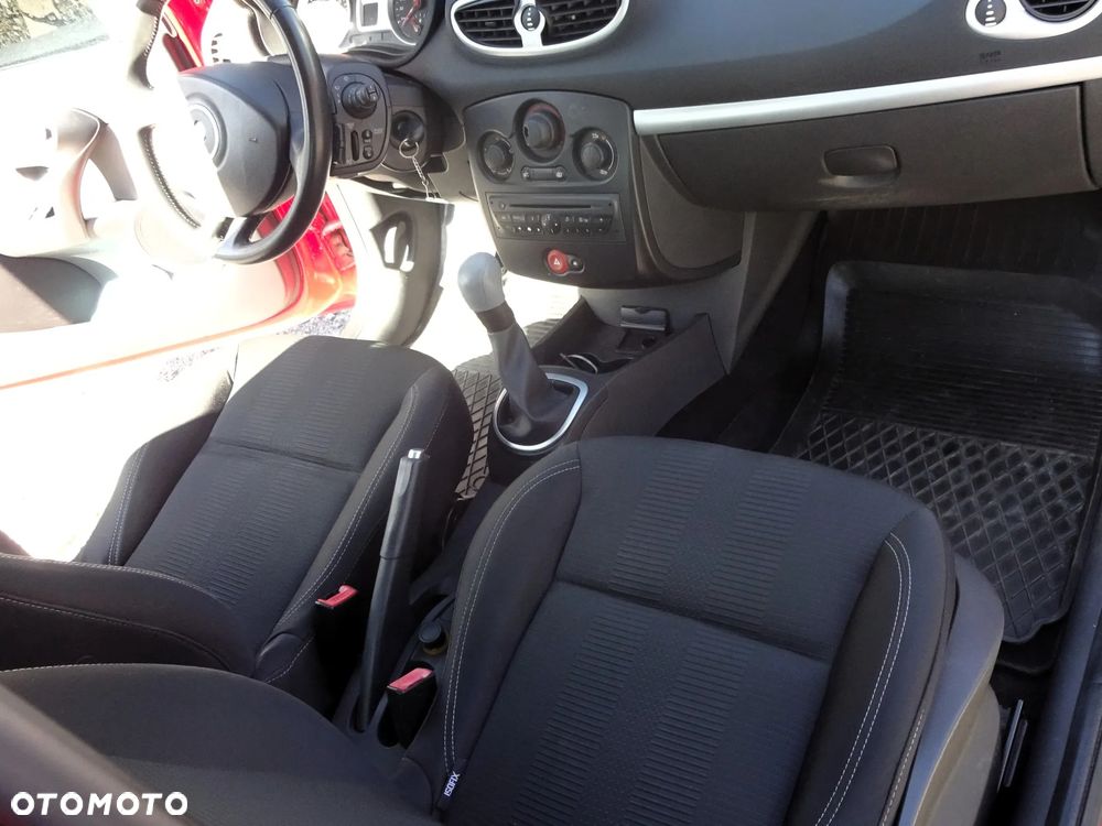 Renault Clio - 16