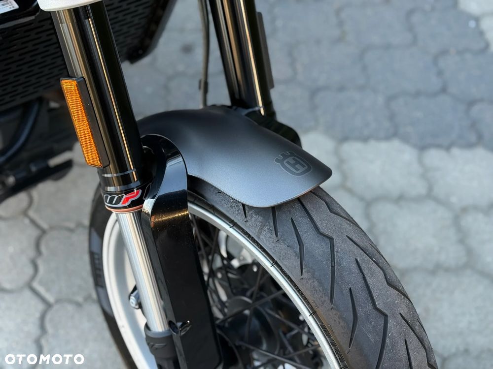 Husqvarna Svartpilen - 10