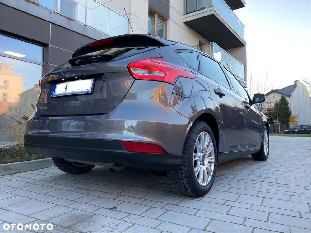 Ford Focus 1.6 Trend - 16