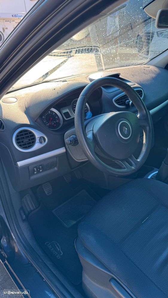 Renault Clio 1.2 16V Confort - 31