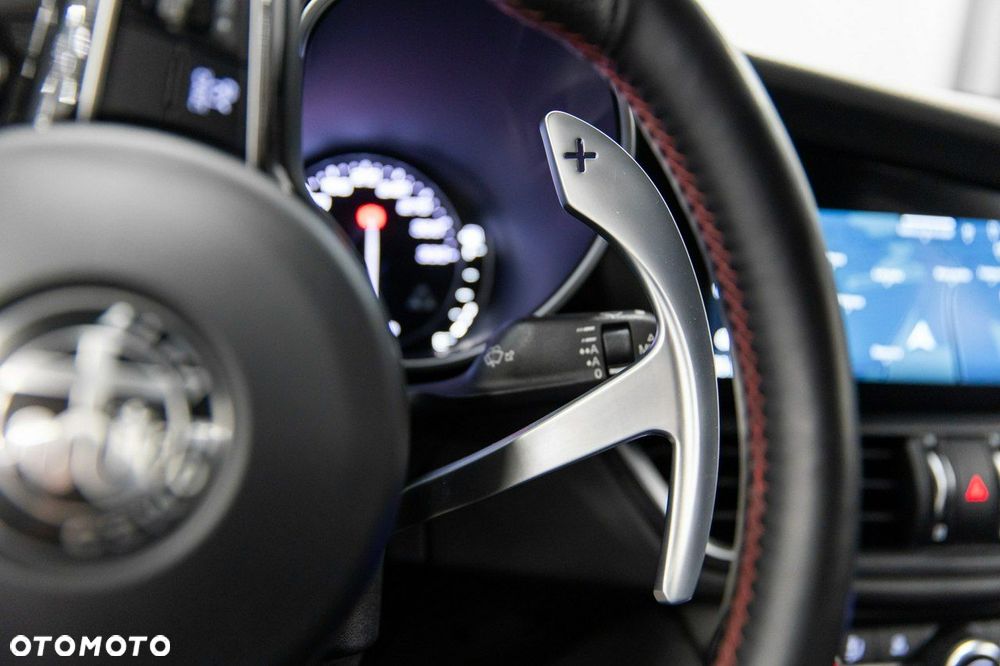 Alfa Romeo Giulia - 32