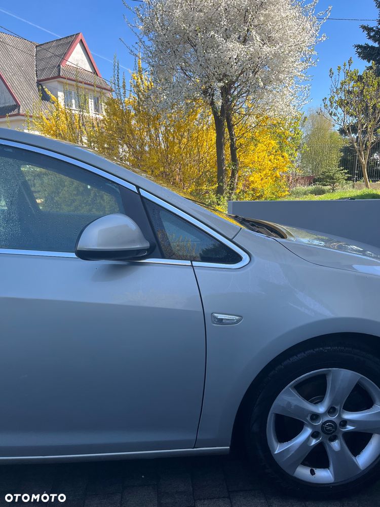 Opel Astra 1.6 T 111 - 13