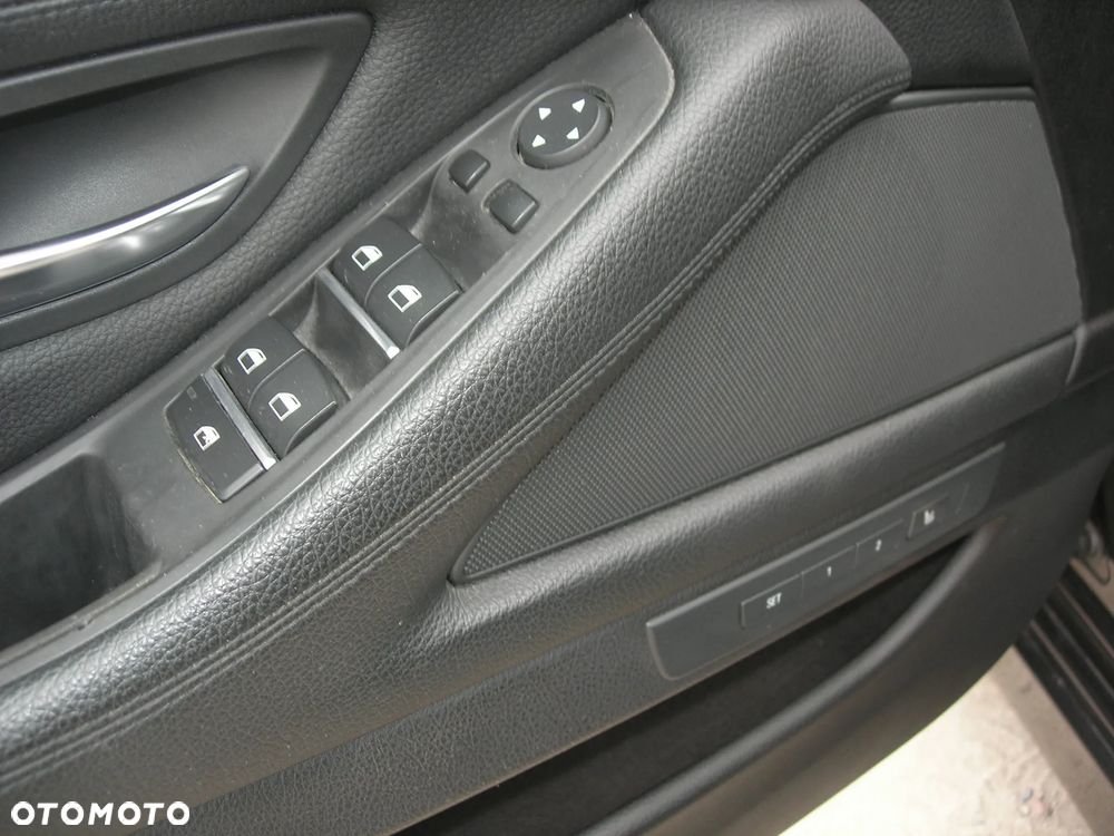 BMW Seria 5 530d xDrive Sport-Aut Luxury Line - 19