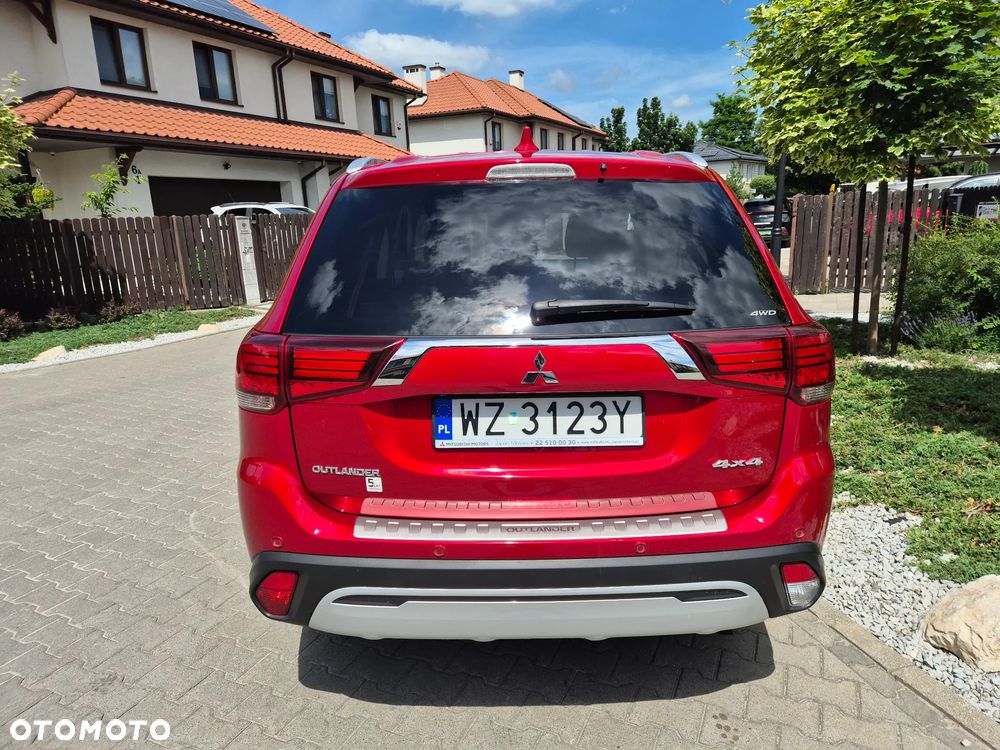 Mitsubishi Outlander 2.0 Instyle Navi 4WD CVT - 3