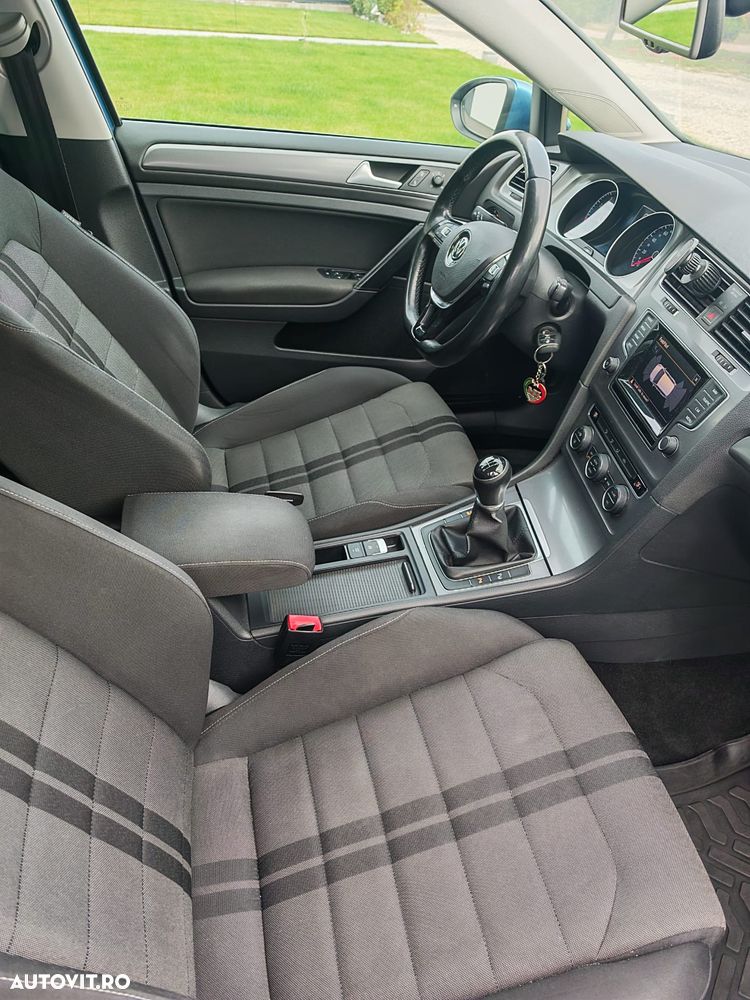 Volkswagen Golf - 8
