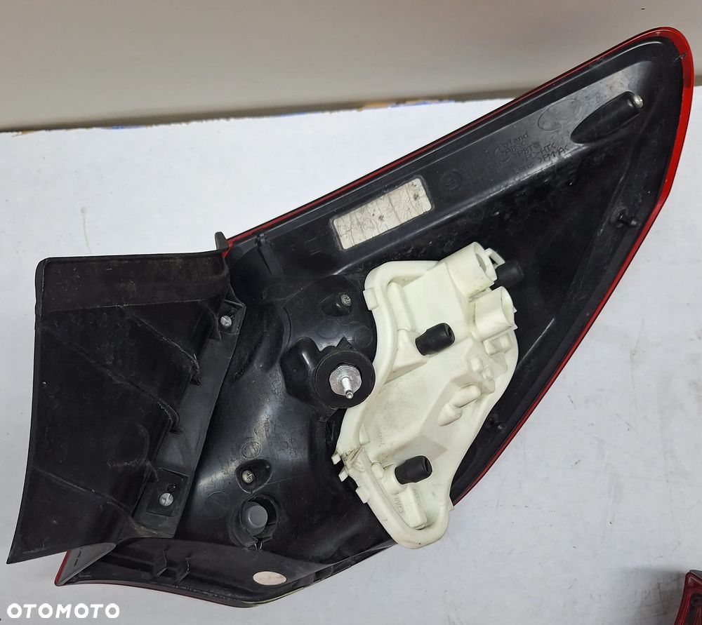 LAMPA TYLNA LEWA -OPEL ASTRA J HATCHBACK/5 DRZWI - 3