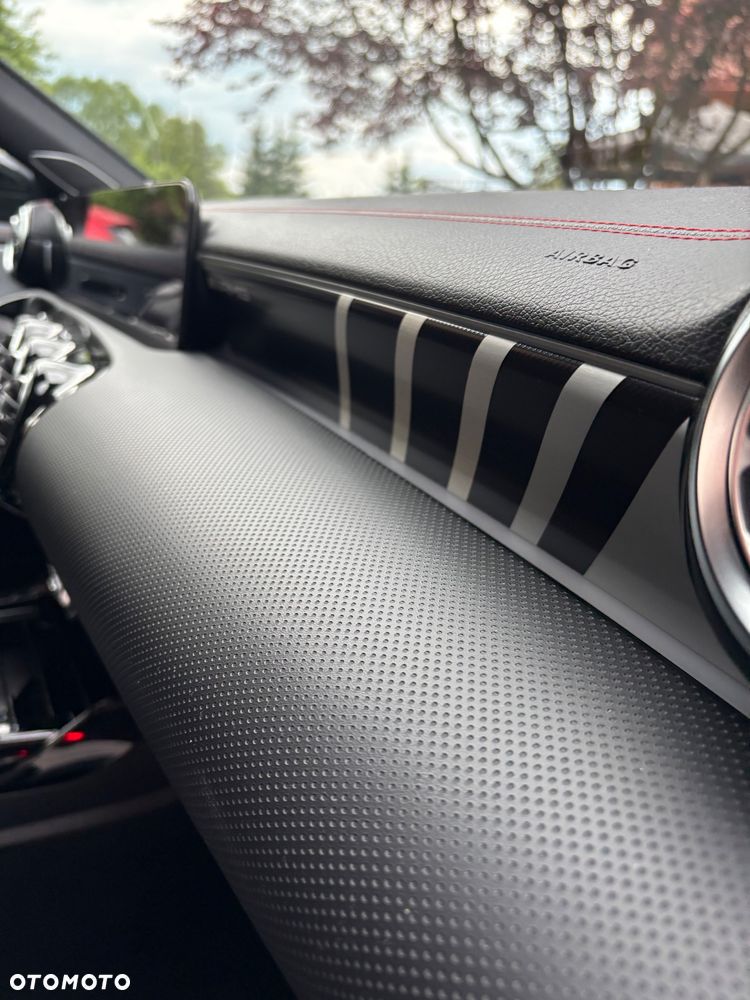 Mercedes-Benz CLA AMG 35 4-Matic 7G-DCT - 32