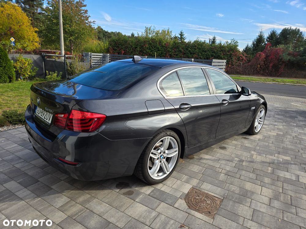 BMW Seria 5 528i xDrive - 4