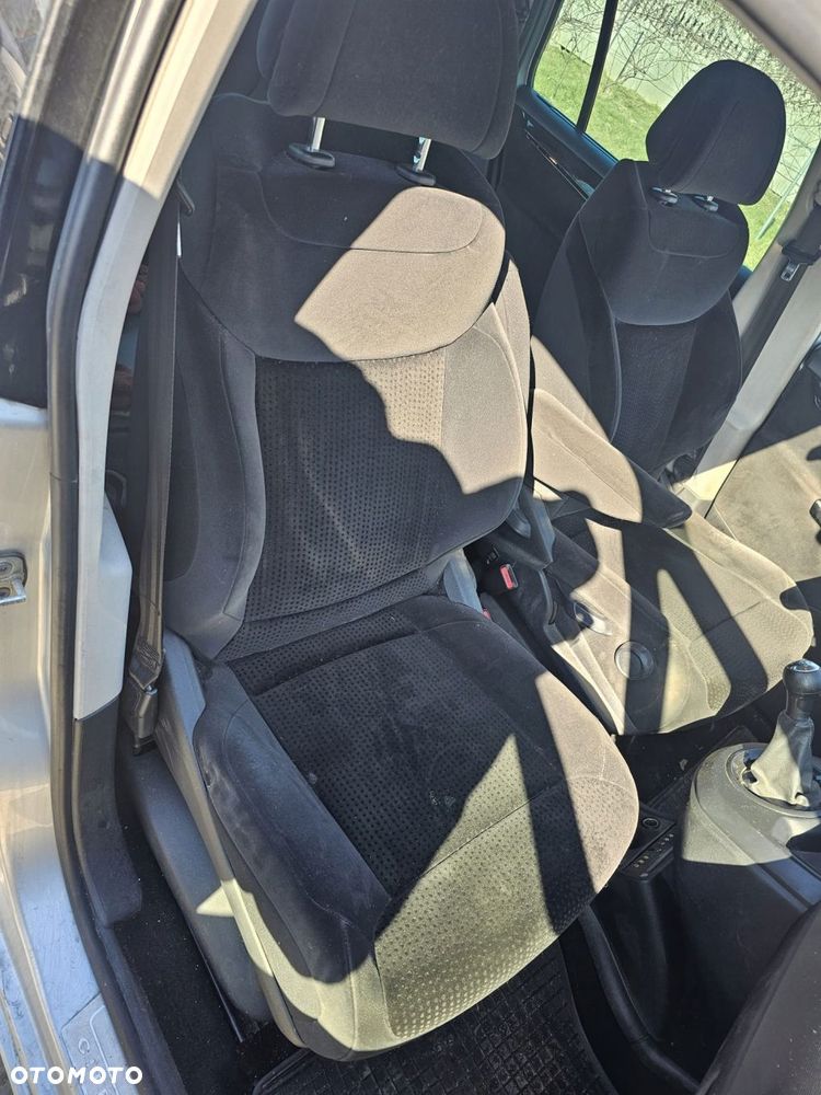 Fotel przedni prawy pasażera ekran monitor DVD Citroen C4 Grand Picasso - 1