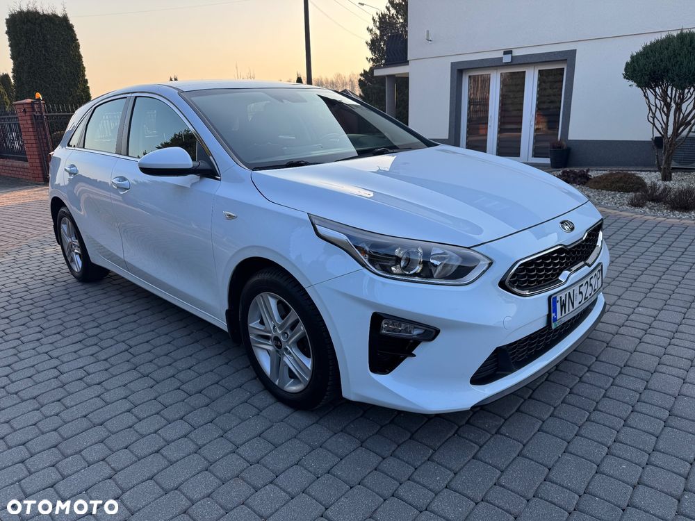 Kia Ceed 1.6 CRDi mHEV M - 10