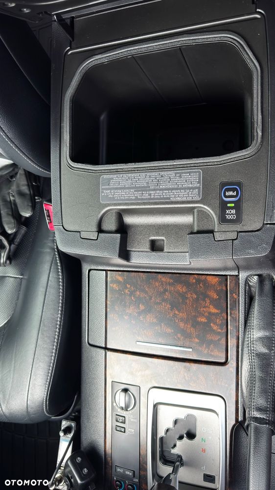 Toyota Land Cruiser - 11