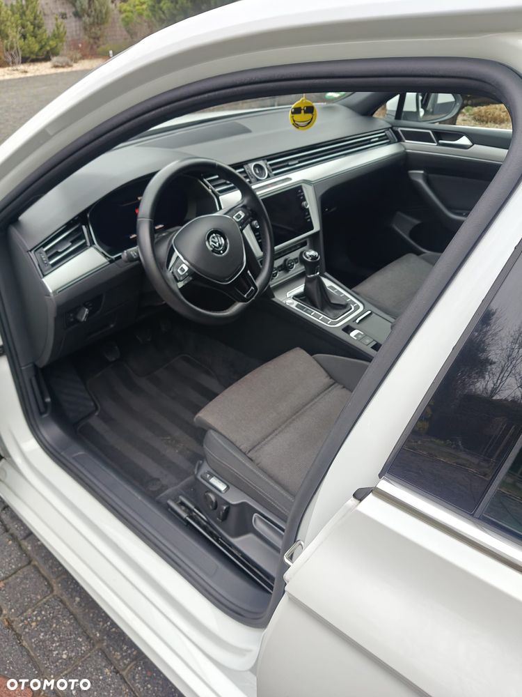 Volkswagen Passat 2.0 TDI (BlueMotion Technology) Highline - 20
