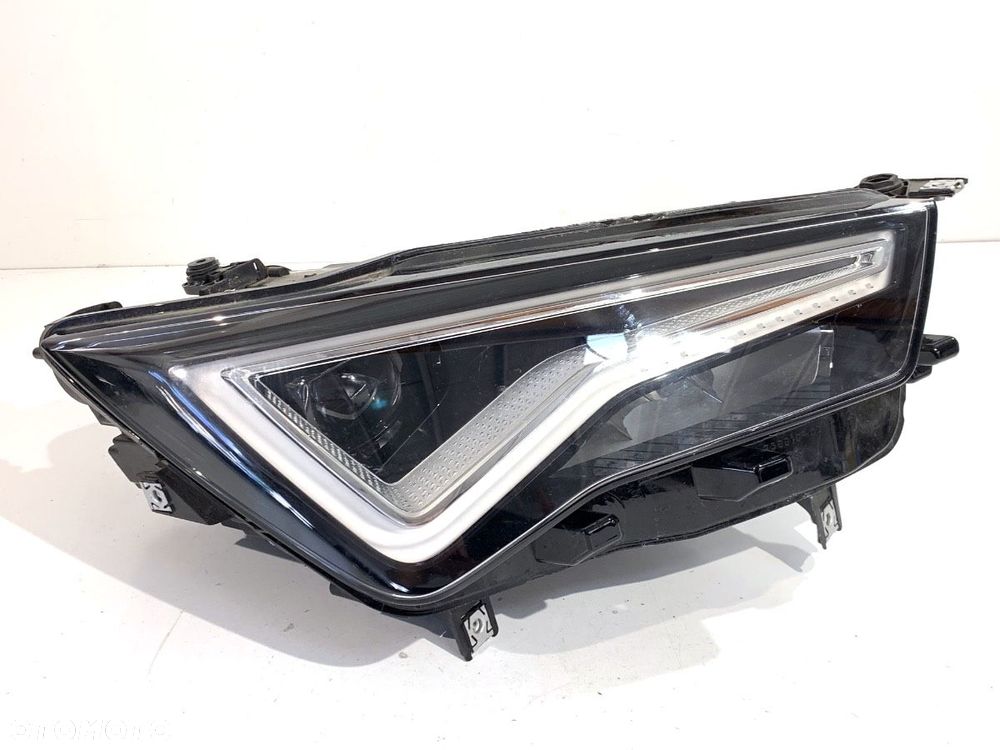REFLEKTOR PRAWY PRZÓD LED  SEAT ATECA (KH7, KHP) 2016 - 2022 1.5 TSI 110 kW [150 KM] benzyna 2018 - - 1