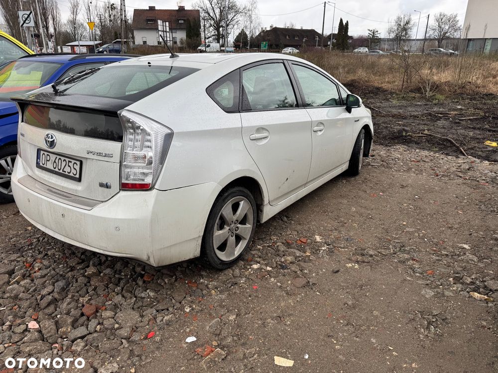 Toyota Prius - 4