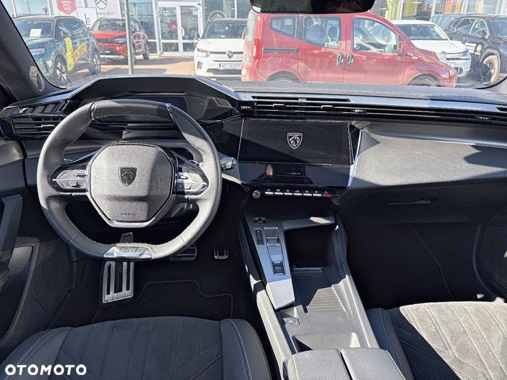 Peugeot 308 - 8