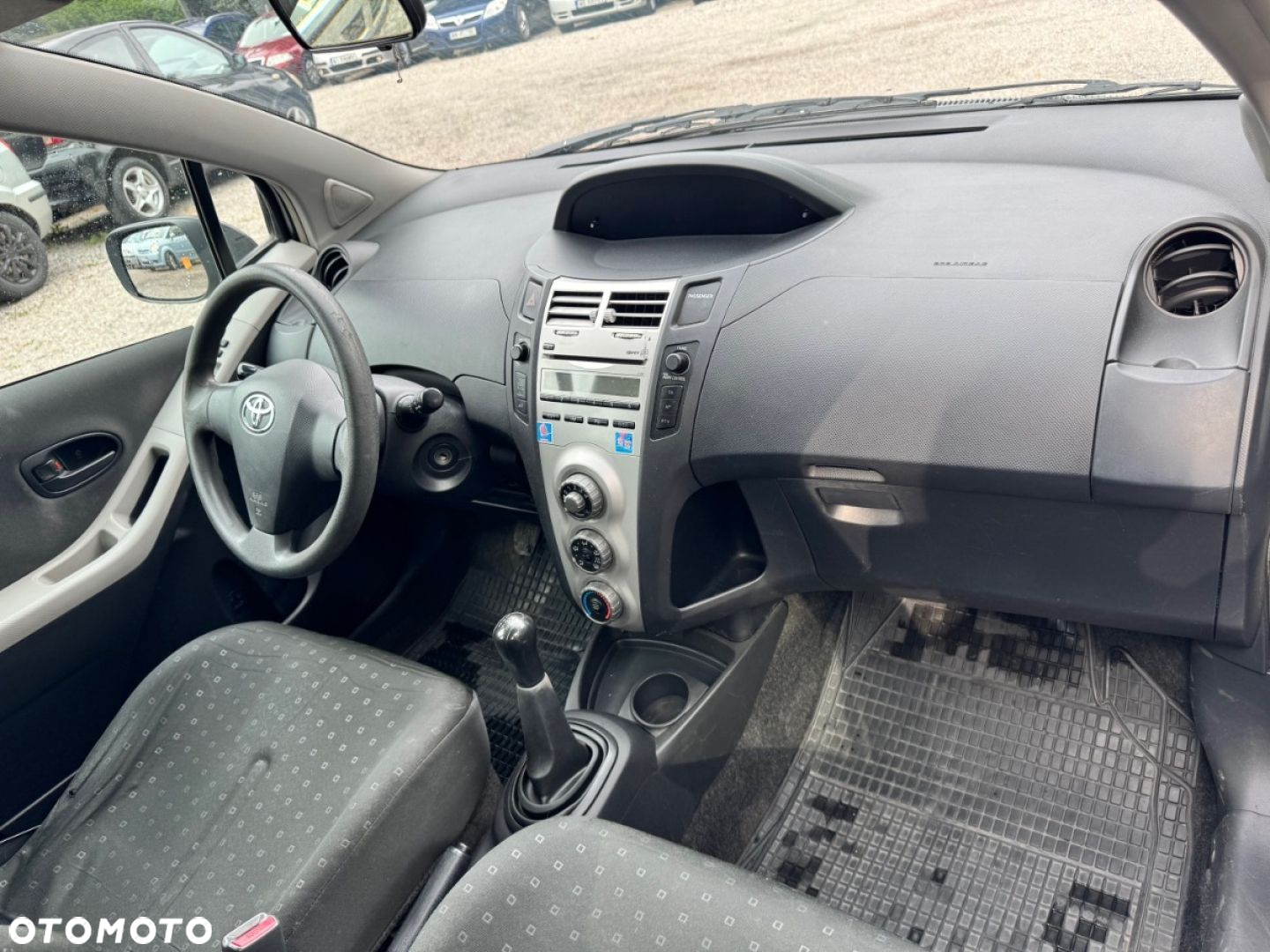 Toyota Yaris - 7