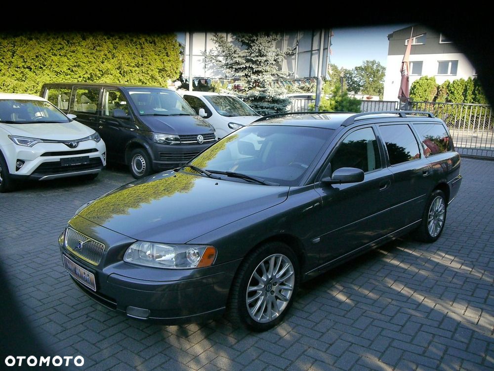 Volvo V70 2.5T AWD Momentum - 4