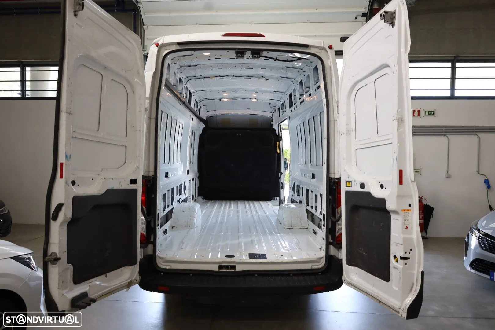 Ford Transit 350 L4 2.0 TDCi H3 Trend - 11