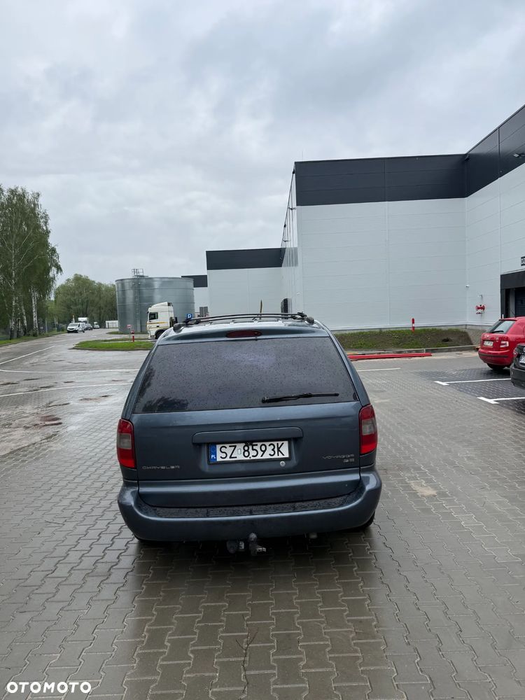 Chrysler Voyager 2.4 SE - 6