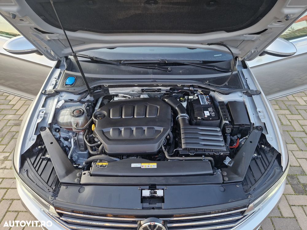 Volkswagen Passat - 32