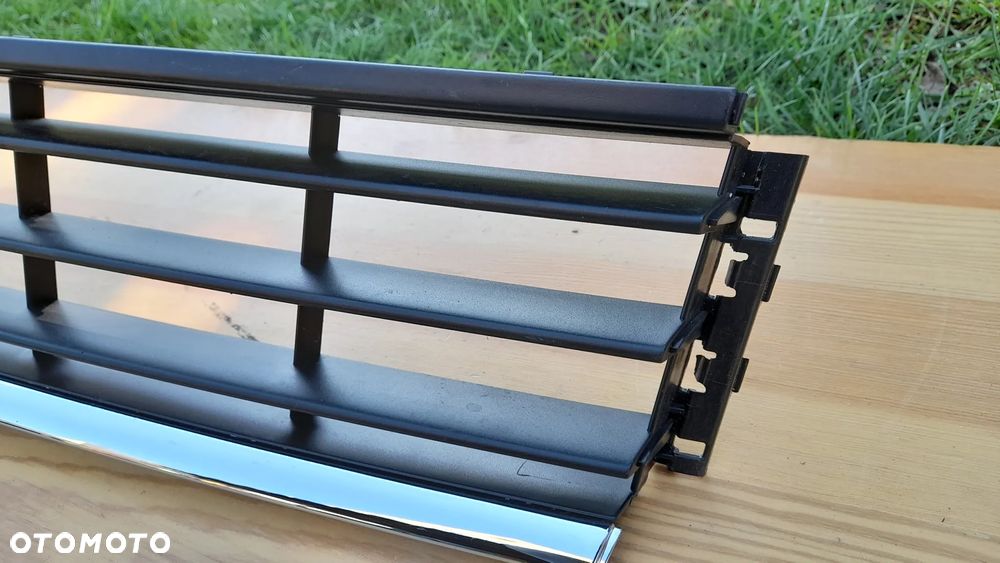 VW PASSAT B7 KRATKA ŚRODKOWA ZDERZAKA PRZEDNIEGO 3AA853677 - 6