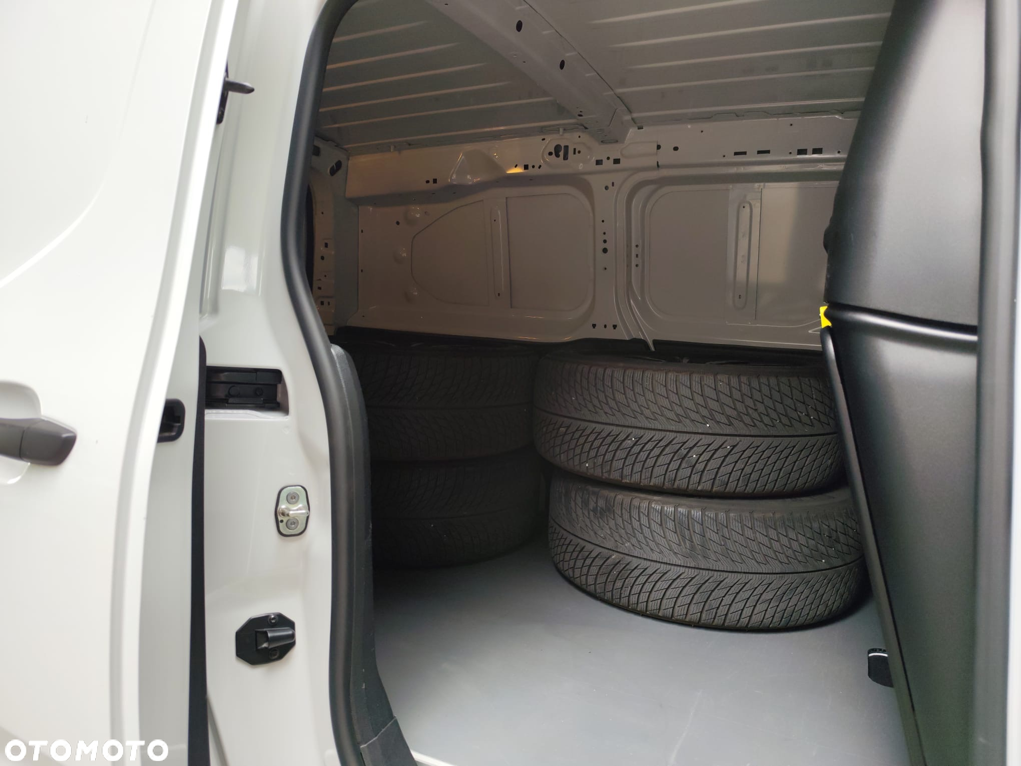 Toyota Proace City 1.5 D-4D Long 2,4t Active (bryg.) - 11