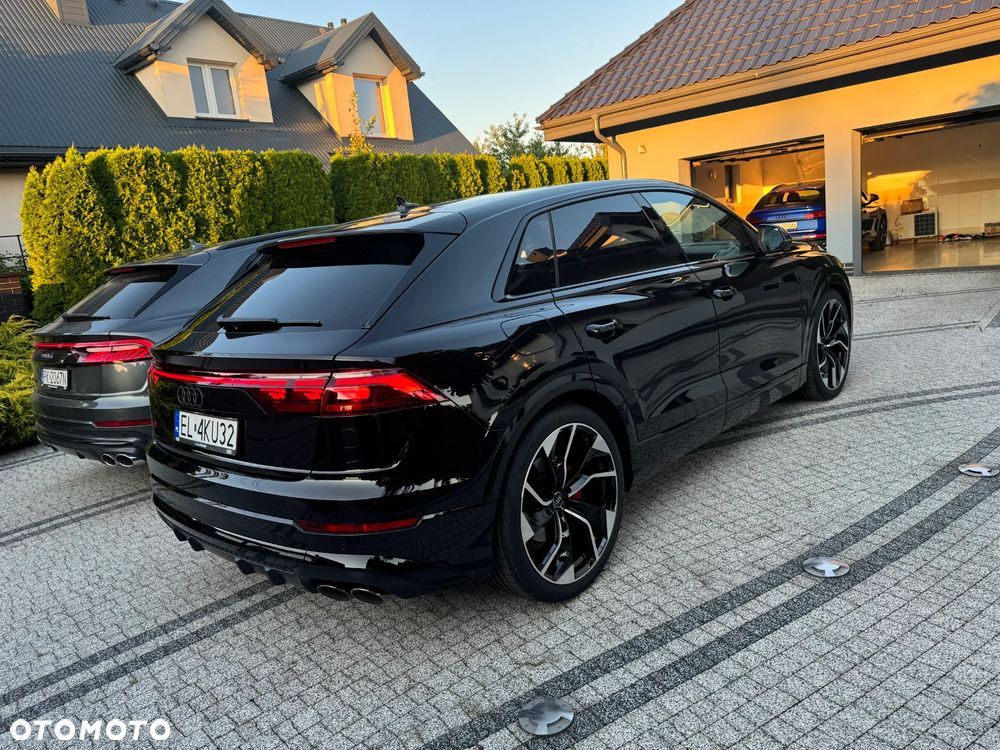 Audi SQ8 - 8