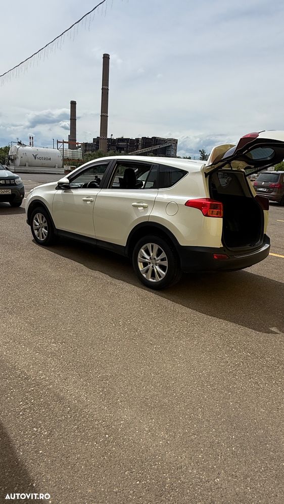 Toyota RAV4 2.2 D-4D 4x4 Automatik Edition - 14
