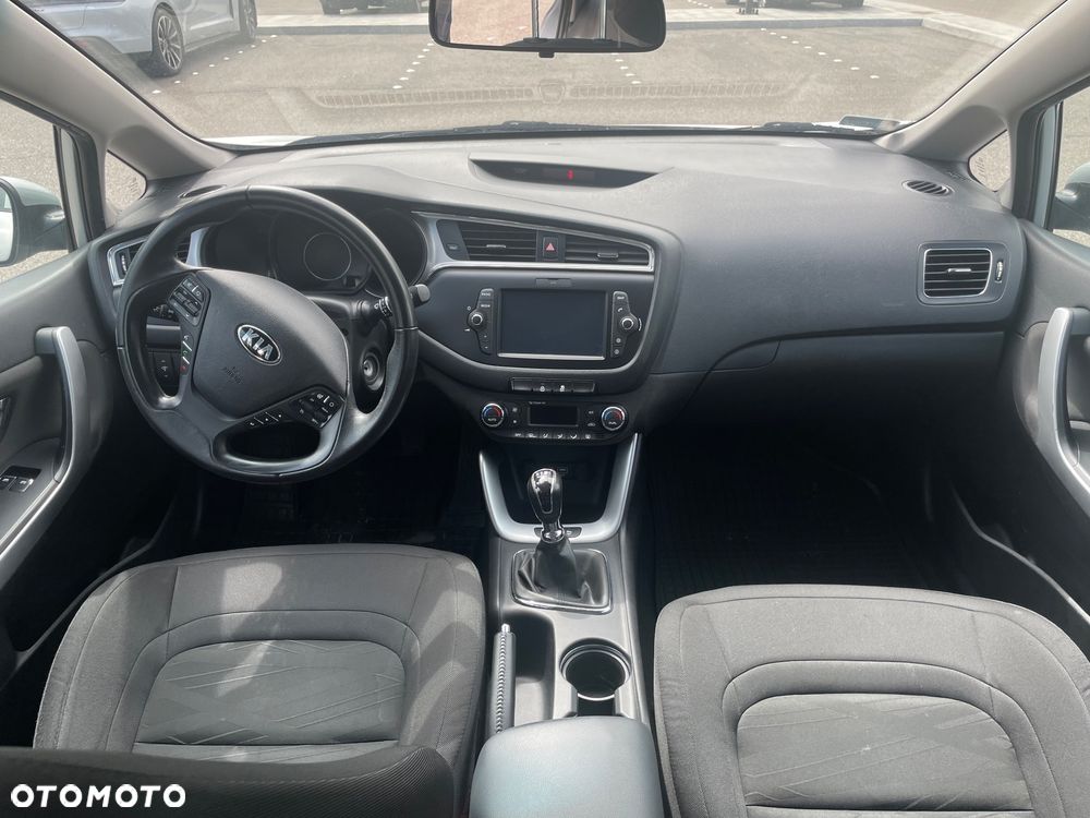 Kia Ceed 1.6 GDI Smart Plus - 12