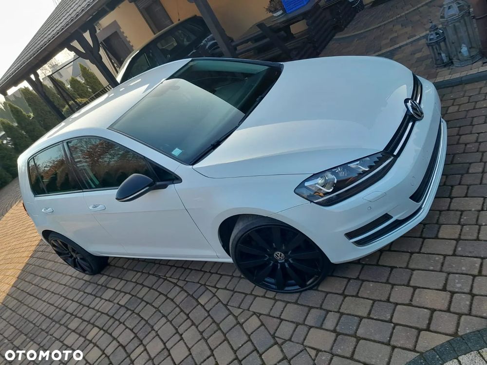 Volkswagen Golf - 1