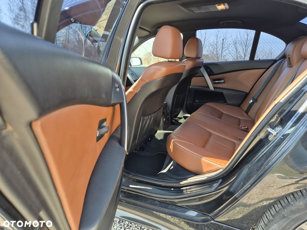 BMW Seria 5 525i - 10