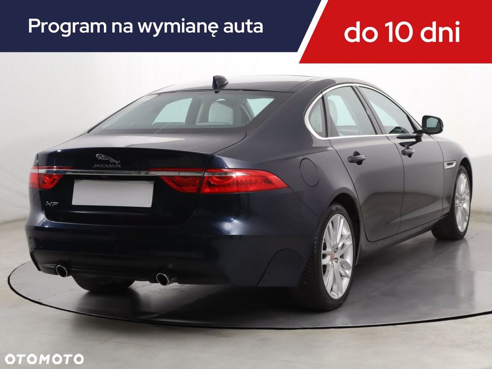 Jaguar XF - 7